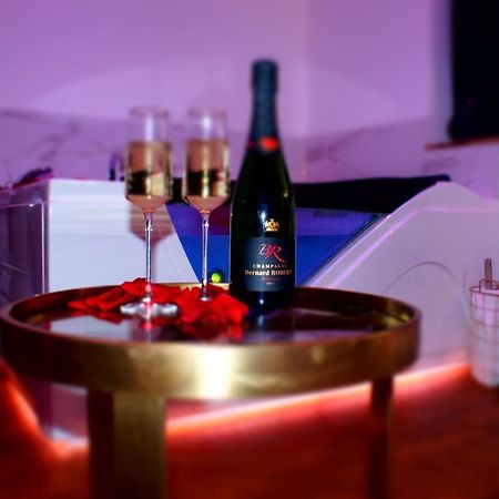 Le Venus - Appartement Spa Privatif Balneo Sauna Dijon Eksteriør billede
